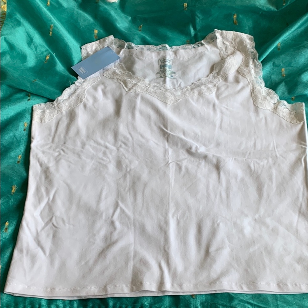 Denver Hayes white Lacey sleeveless tank top size plus 2 XL